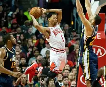 北京国安赛后国安球迷接受采访