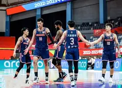 美国男篮围剿约基奇冲决赛