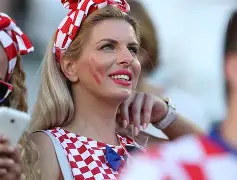 开元棋牌官方网站-运动员们在赛场上奋力拼搏的场面